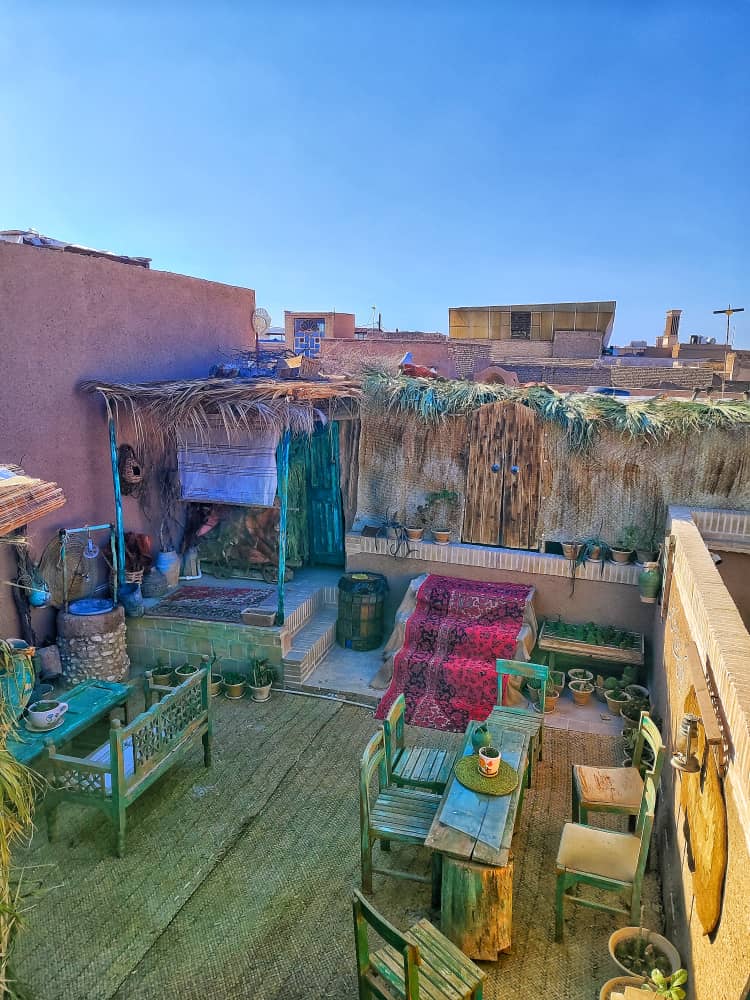 در اقامتگاه بوم گردی شمس تبریزی در یزد به چه وسایلی نیاز خواهید داشت؟